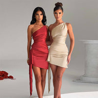 Verleidelijke One-Shoulder Mini Jurk– Aurora