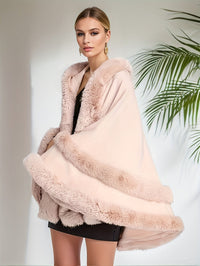 Oversized Furry Cape Jas voor Vrouwen - Fiona