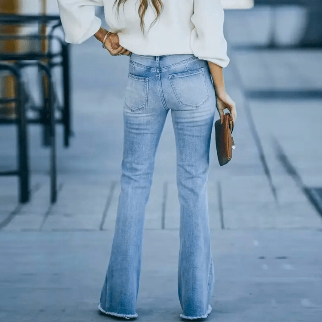 Trendy Flared Jeans - Serena