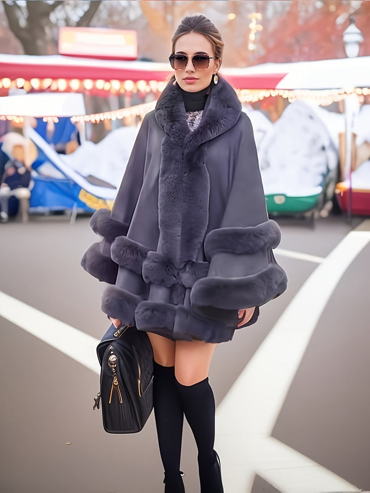 Oversized Furry Cape Jas voor Vrouwen - Fiona