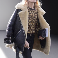 Modny płaszcz z skórzanymi klamrami dla kobiet - Juliette