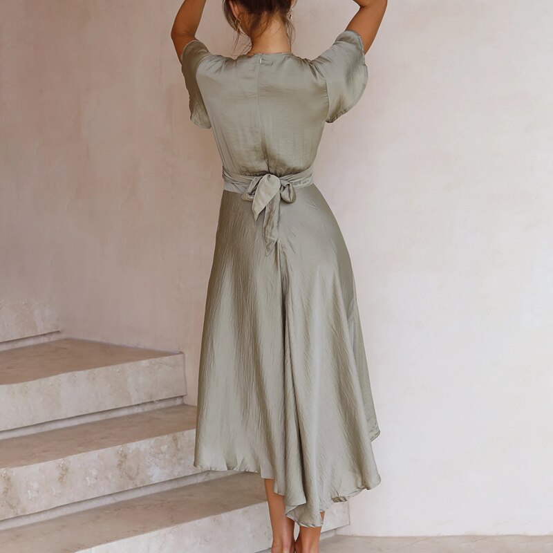 Zomerjurk met Flatterende Snit en Luxe Details – Lana