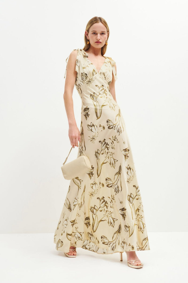 Uitlopende Beige Maxi-Jurk met Knoopdetail – Ysolde