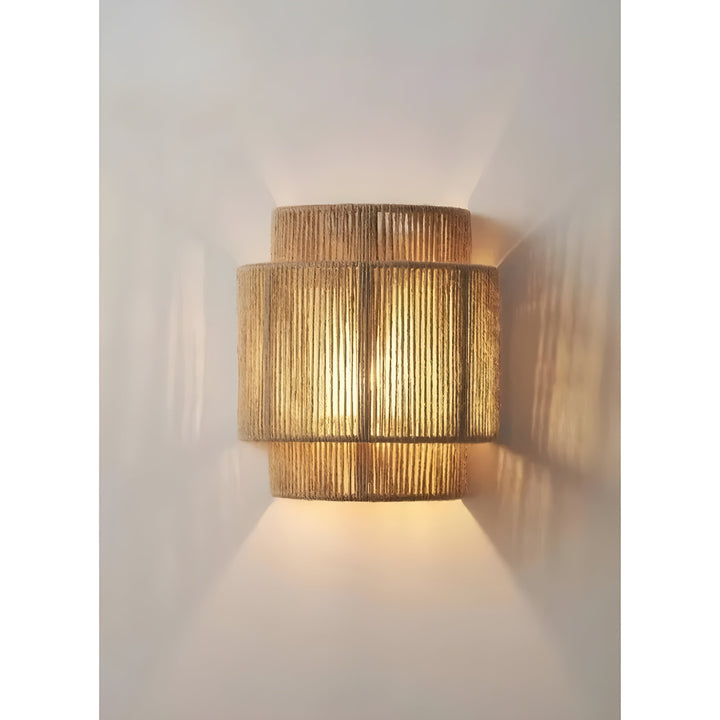 Eigentijdse Rotan Geweven Wandlamp - WeaveGlow