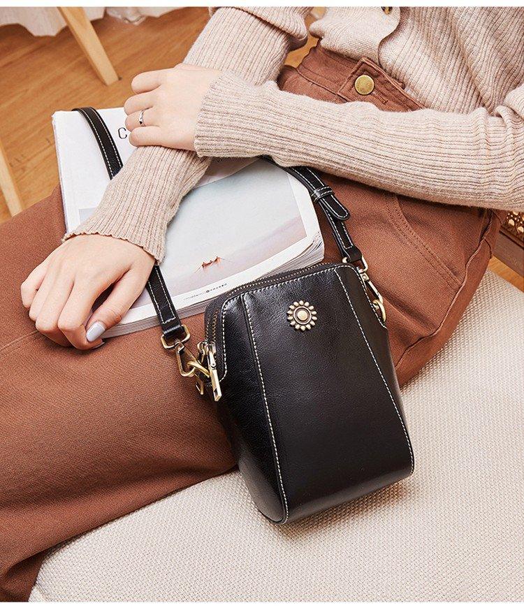 Mini Leren Crossbody Tas met Bloemdetail - Liora