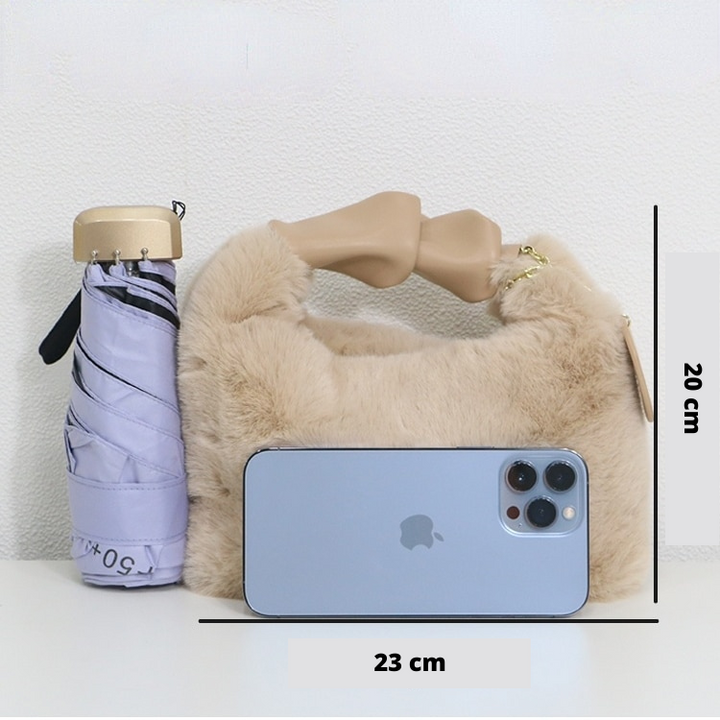 Fluffy Handbag | Deze tas wil je gewoon knuffelen