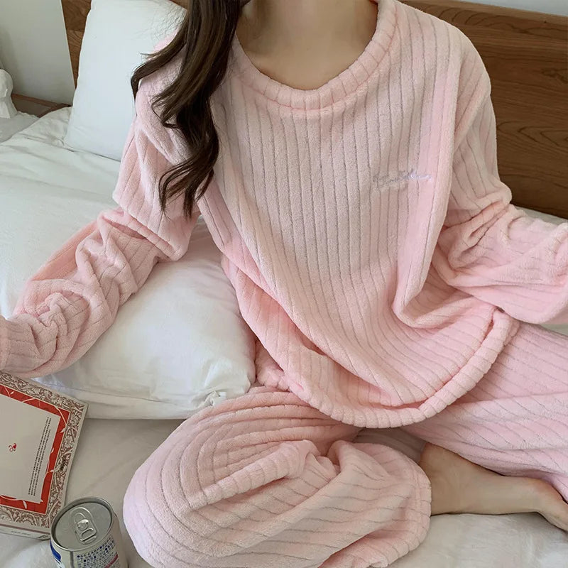 Eva Loose Pyjama | Warm & Trendy