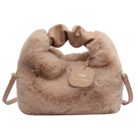 Fluffy Handbag | Deze tas wil je gewoon knuffelen