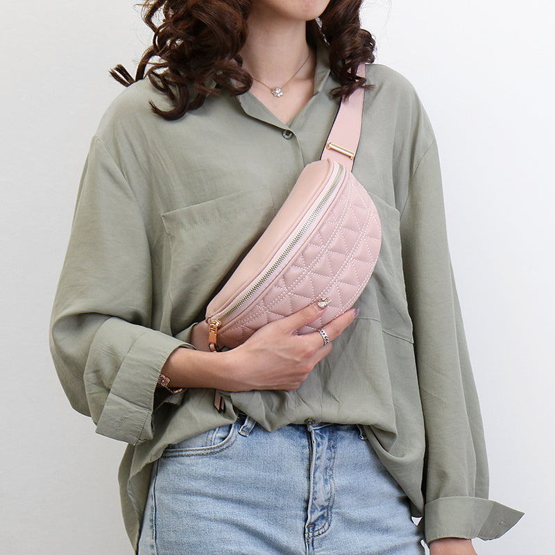 Hazel torebka na biodro w kratkę | Solidna i praktyczna